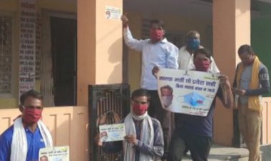 नो मास्क नो एंट्री के पोस्टर चस्पा कर लोगो  को दिया सतर्कता और सजगता बरतने का संदेश