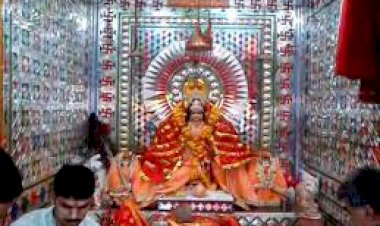 कोरोना गाइडलाईन के पालन व सोशल डिसटेन्स  से भक्तगण कर रहे धौलागढ़ देवी के दर्शन