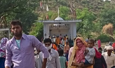 विजयदशमी को दर्शनों के लिए भैसासुर बाबा मंदिर उमड़ी श्रद्धालुओं की भीड़