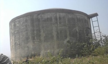 पांच साल बाद पानी की टंकी की सफाई