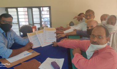 पुजारी महासंघ ने एसडीएम को सौंपा ज्ञापन , समस्याओ के समाधान की रखी मांग