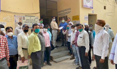 शिक्षक संघ ने ज्ञापन सौपकर शिक्षको को डयूटी मुक्त रखने की मांग