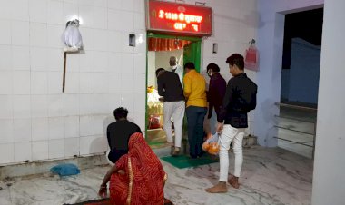 शरद पूर्णिमा को भरने वाला लुहडा साद महाराज के मेले का आयोजन रद्द होने के बावजूद अनेक श्रद्धालू आए