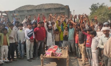 ओवरलोड  डम्पर की टक्कर से एक बालिका की मौत, एक घायल