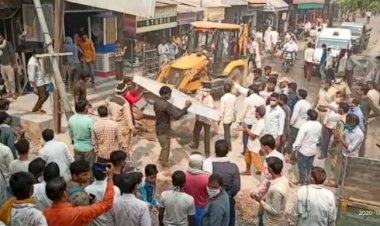 कामाँ पुलिस व प्रशासन ने चलाया अस्थायी अतिक्रमण हटाओ अभियान, बुलडोजर चालकर अतिक्रमण किए धारशाही