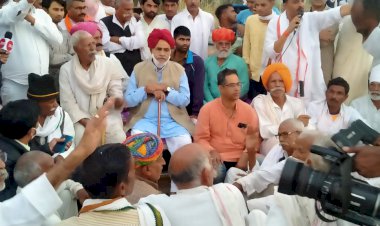 पटरियो पर छटवे दिन भी जमे रहे गुर्जर आन्दोलनकारी, सरकार जल्दी ही सुनवाई करें,नही तो अलग हो सकते है परिणाम- कर्नल बैसला