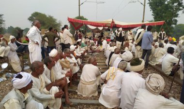 पीलूपुरा रेल्वे ट्रेक पर सातवे दिन भी अडे रहे गुर्जर आन्दोलनकारी, सरकार के दूत बैरंग लौटे वापस