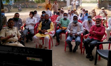 कठूमर खेडली थाने पर सीओ अशोक चाैहान के नेतृत्व बेबिनार संवाद का हुआ आयाेजन, महिलाओ  को दी अधिकाराे  व सशक्तिकरण  की जानकारी