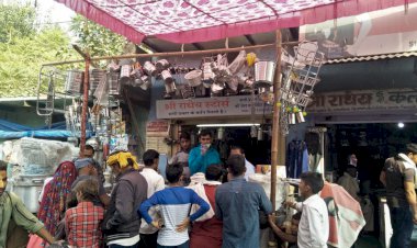 धनतेरस पर बाजारो में रही भीड बिक्री रही सुस्त 