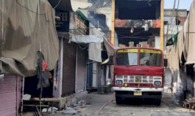 अलवर के चूड़ी मार्केट में आग 14 घंटे बाद बुझी, 2 करोड़ के नुकसान की आशंका