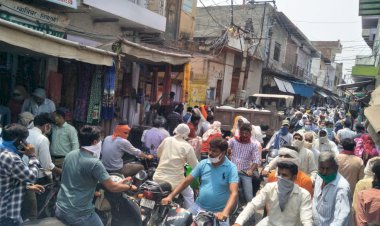 कोविड -19 गाइड लाइन व सरकारी नियमों की जमकर उड रही  धज्जियां