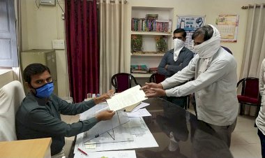 डीजे संचालकों ने विवाह कार्यक्रम में डीजे बजाने की मांग को लेकर उपखंड अधिकारी व विधायक को सौंपा ज्ञापन