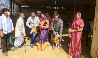 गोपाष्टमी के अवसर पर श्रद्धालुओं ने गौशाला में गौ माता की पूजा अर्चना कर प्राप्त किया  आशीर्वाद