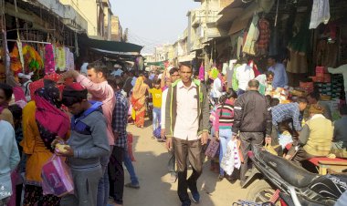 कस्बे में देव उठनी एकादशी के सावे को लेकर बाजारों में उमडी भीड, सरकारी एडवाइजरी की उडी धज्जियां