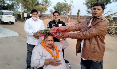 कठूमर विधायक बाबूलाल बैरवा का निज निवास पर डहरा सरपंच ने किया स्वागत सम्मान