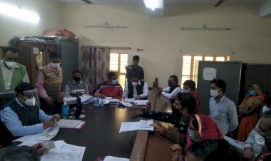 नामांकन फार्म जमा कराने को दिनभर रही भीडभाड