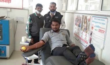 रक्तमित्र वसीम खान कायमखानी रक्त देकर बचा रहे मरीजों की जान