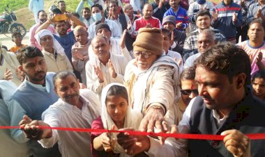 खैरथल के वार्ड नंबर 34में निर्दलीय प्रत्याशी विक्रम यादव के चुनाव कार्यालय का उद्घाटन