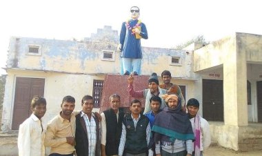 कठूमर अम्बेडकर पार्क में बाबा साहेब को पुष्प माला अर्पित कर दी श्रद्वांजलि