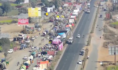 किसान आंदोलन मे आंदोलनकारियों के तंबू हाइवे पर डेढ किलो मीटर तक पहुंचे,हाइवे आठवे दिन भी रहा जाम