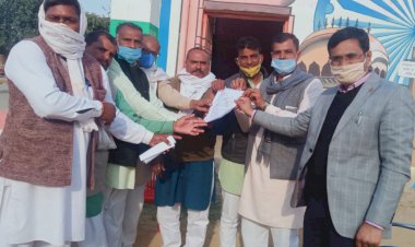सात सूत्रीय मांगों को लेकर सरपंच संघ ड़ीग ने एसडीएम और विकास अधिकारी को सौपा  ज्ञापन