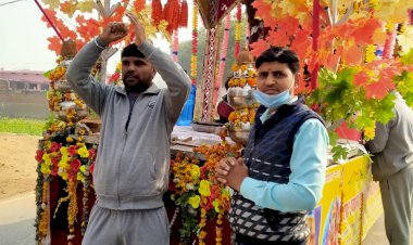 धौलपुर से आ रही श्याम मित्र यात्रा का कठुमर में किया स्वागत