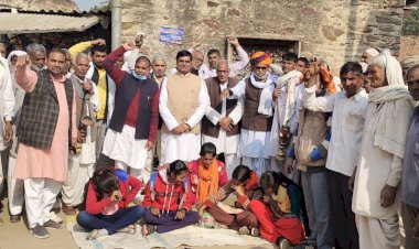 किसान आंदोलन को सफल बनाने के लिए सर्वजातिया प्रतिनिधियों ने स्थानीय किसानो के सहयोग पाने के लिए गांवो का दौरा