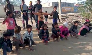 कठूमर में भाजपा युवा मोर्चा ने छोटे बच्चों में अटल दौड़ प्रतियोगिता का कराया आयोजन