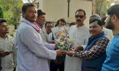 भँवर जितेन्द्र सिंह को केन्द्रीय रुपरेखा समिति में शामिल करने पर राजपूत समाज ने खुशी में बाटें लडडू