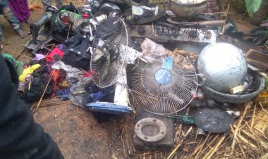 छप्पर पोश घर में अचानक लगी आग से घरेलू सामान स्वाहा