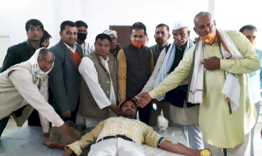 पूर्व विधायक रमेश खींची के जन्मदिन पर सैकड़ों युवाओं ने किया रक्तदान