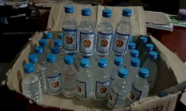 अवैध देशी शराब व अतिशबाजी सामग्री सहित एक गिरफ्तार