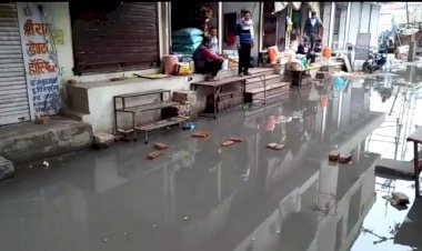 रामगढ़ में नासूर बनी सीवरेज की समस्या, मस्जिद बाजार में भरा गंदे नाले का पानी, दुकानदार रोज लगा रहे अधिकारियों व जनप्रतिनिधियों के चक्कर