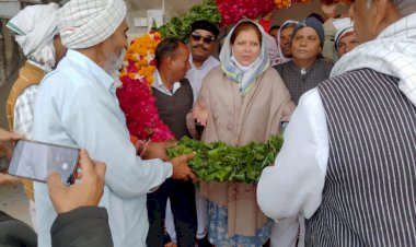 किसान संवाद यात्रा के अंतर्गत किसानों को बताए काले कानूनो के नुकसान