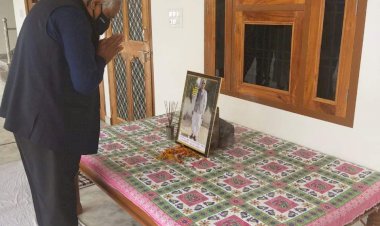 भूतपूर्व प्रधान एवं वर्तमान सरपंच भूढा, के तिये की बैठक में आए राज्य सभा सांसद  डॉ. किरोडी लाल मीना