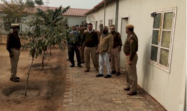 एडीजी गृह पुलिस ने निर्माणाधीन भवनो का निरीक्षण कर दिऐ आवश्यक निर्देश