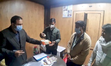 नवनियुक्त नगर उपखण्ड अधिकारी सुरेंद्र प्रसाद का किया सम्मान