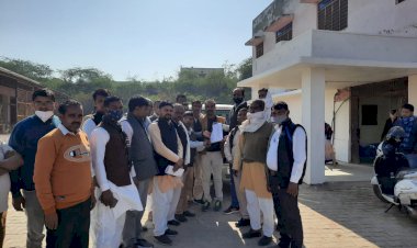 सरपंचों को लगा बड़ा झटका छीने अधिकार, केंद्र से मिलने वाली राशि को पीडी खातों में डालने को लेकर किए विरोध प्रदर्शन