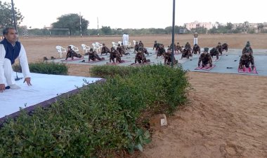 युवा दिवस पर योग शिविर का भव्य आयोजन