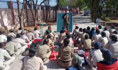 युवा दिवस पर एनसीसी कैडेट्स बालिकाओं को किया जागरूक