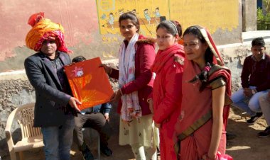 रा.उ.मा.विधालय चिरावलमाली के व्याख्याता राजेंद्र प्रसाद पटेल का स्थानांतरण होने पर माला व साफा पहनाकर किया उनका स्वागत सम्मान