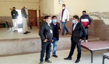 एसडीएम ने वेक्सिनेशन को लेकर कोविड सेंटरों की व्यवस्थाओं का लिया जायजा