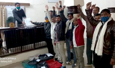 थानागाजी मे पटवारियों का विरोध जारी, तहसीलदार को सौपे अतिरिक्त कार्यभार के बस्ते