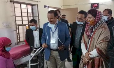 जिला कलेक्टर ने देर शाम किया बानसूर सीएचसी का औचक निरीक्षण