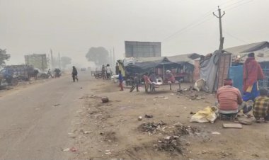 खुले आसमान के नीचे अपनी जिंदगी व्यतीत कर रहे गाड़िया लोहार परिवार