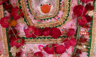 कुबड़ी के हनुमान जी के मंदिर पर पोसबड़ा कार्यक्रम में श्रद्धालुओं ने ली प्रसादी