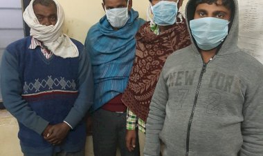 मुंडावर थाना पुलिस की कार्यवाही, 20 लीटर हथकढ़ अवैध शराब सहित तीन गिरफ्तार एक फरार