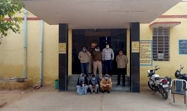 कड़ी नाकाबंदी के दौरान 5 अवैध हथियार व 11 जिंदा कारतूस सहित तीन शातिर बदमाश गिरफ्तार