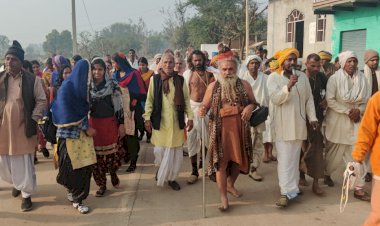 ब्रज के पर्वतों पर बड़े पैमाने पर हो रहे विनाशकारी खनन के खिलाफ साधू-संतों व ग्रामीणों  धरना लगातार चौथे  दिन रहा जारी