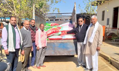 ततारपुर के श्री किशन लाल शास्त्री गौशाला को  गोपी चंद शर्मा के नेतृत्व में 31000 रुपये के खल बिनोले किए दान